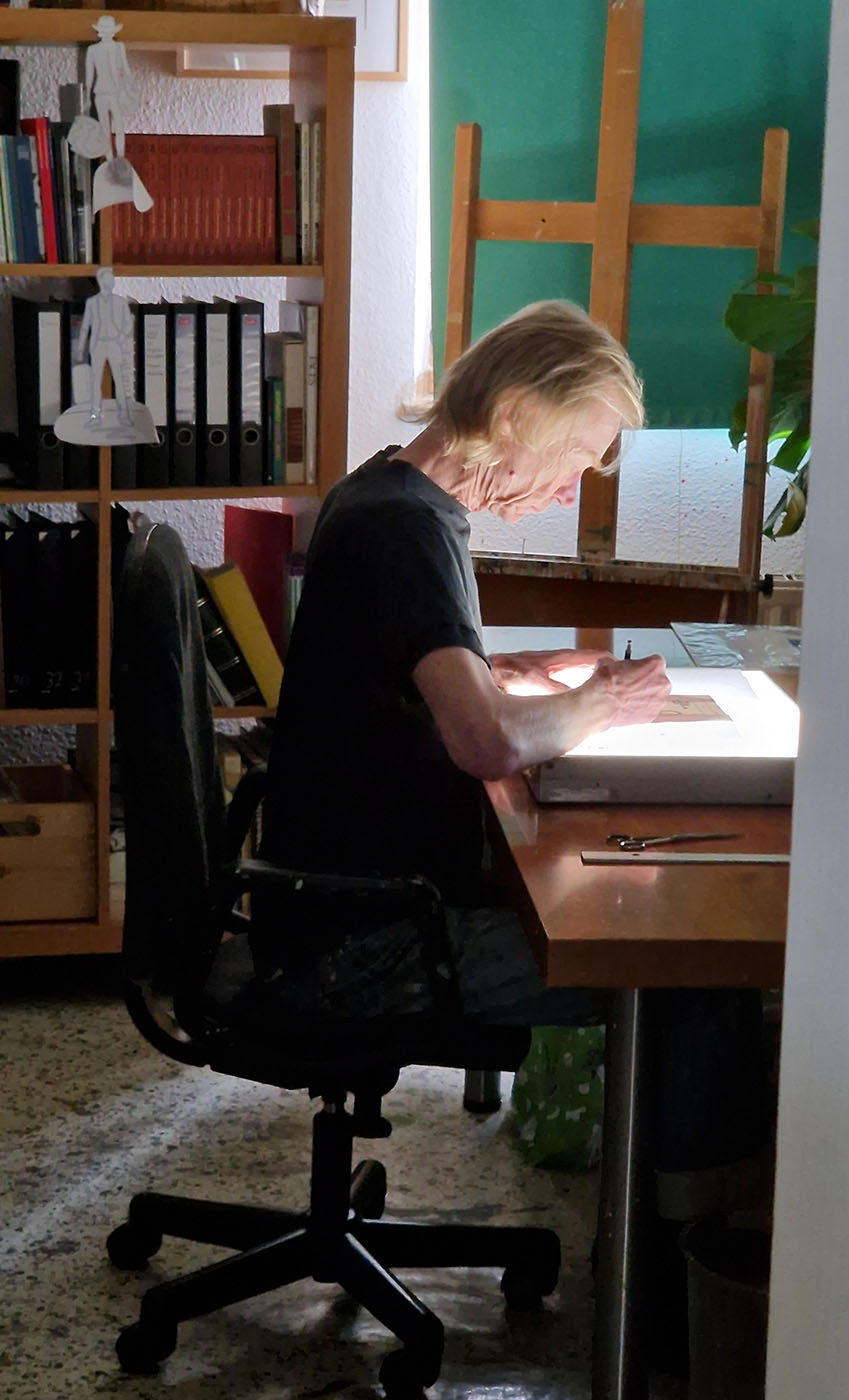 Im Atelier, bei der Arbeit an der Zeichnung Gemeinsam (IV)